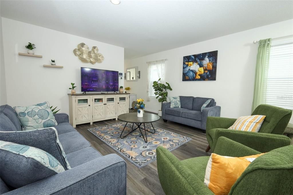 For Sale: $364,000 (4 beds, 2 baths, 1740 Square Feet)