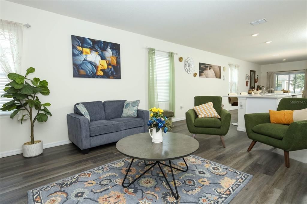 For Sale: $364,000 (4 beds, 2 baths, 1740 Square Feet)