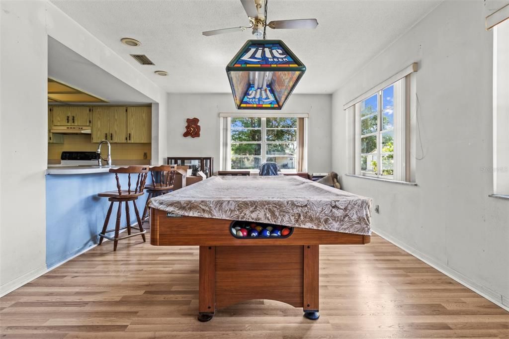 For Sale: $290,000 (2 beds, 2 baths, 1429 Square Feet)