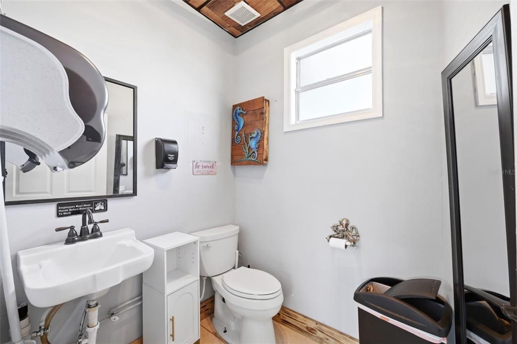 For Sale: $1,295,000 (2 beds, 2 baths, 2772 Square Feet)
