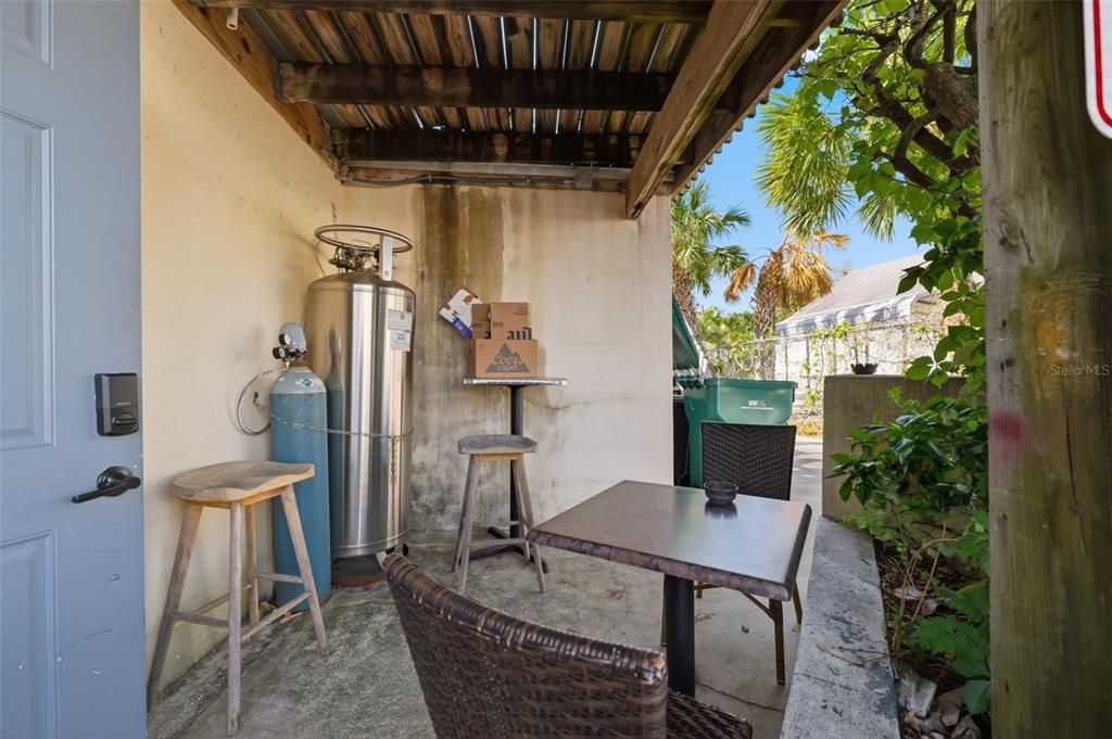 For Sale: $1,295,000 (2 beds, 2 baths, 2772 Square Feet)