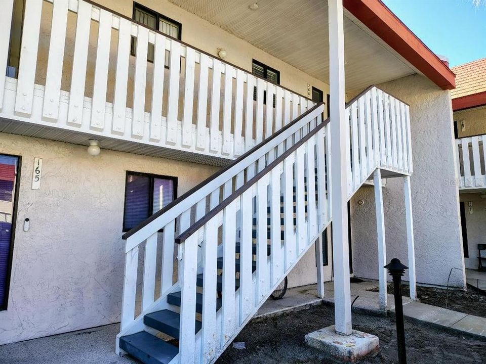 For Sale: $360,000 (1 beds, 1 baths, 691 Square Feet)
