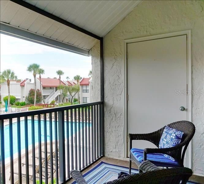 For Sale: $360,000 (1 beds, 1 baths, 691 Square Feet)