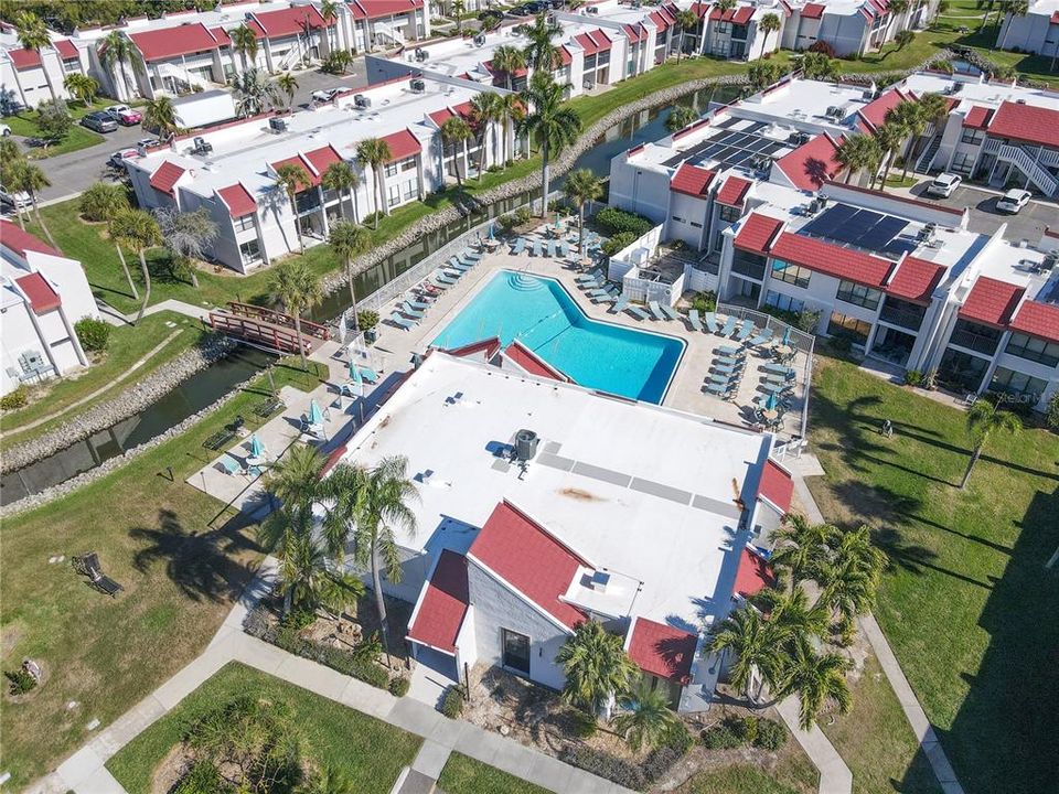 For Sale: $360,000 (1 beds, 1 baths, 691 Square Feet)