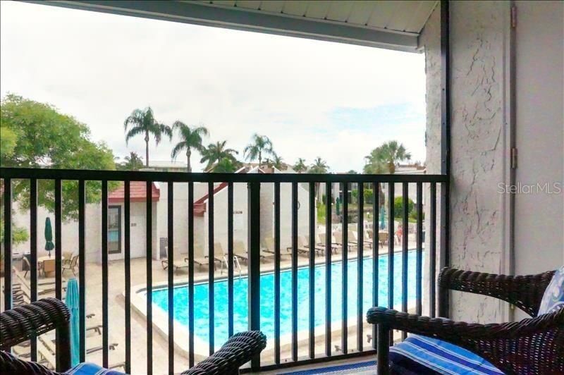 For Sale: $360,000 (1 beds, 1 baths, 691 Square Feet)