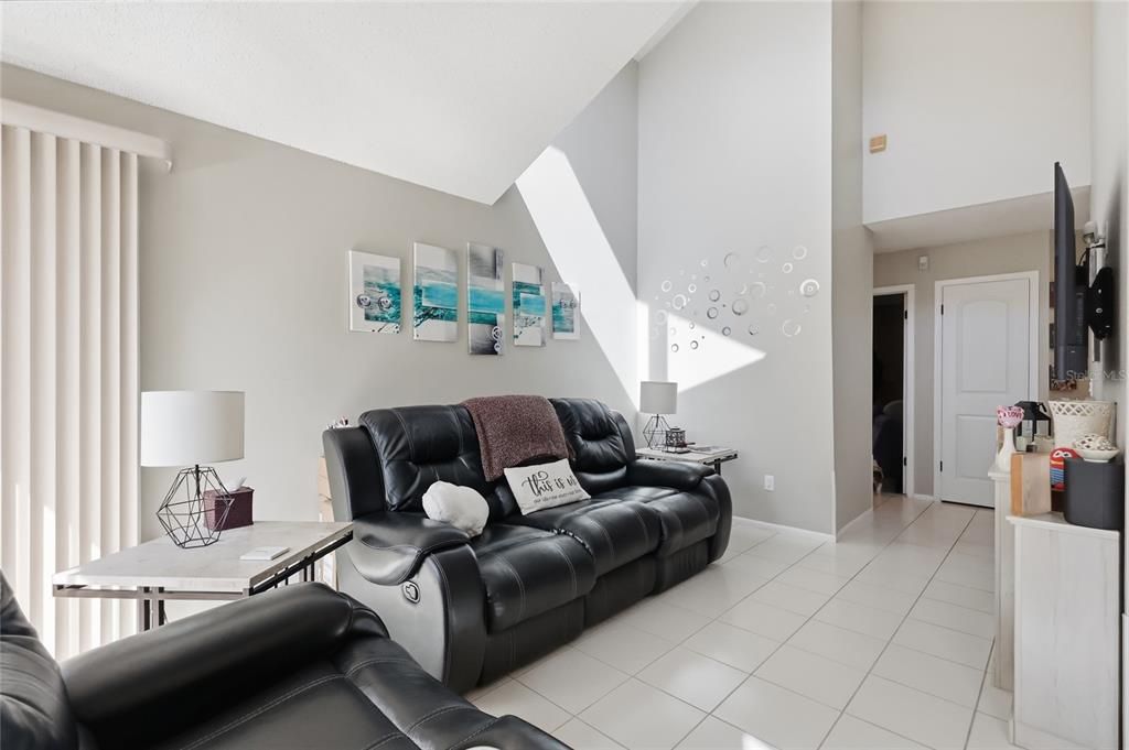 Activo con contrato: $270,000 (2 camas, 2 baños, 1136 Pies cuadrados)