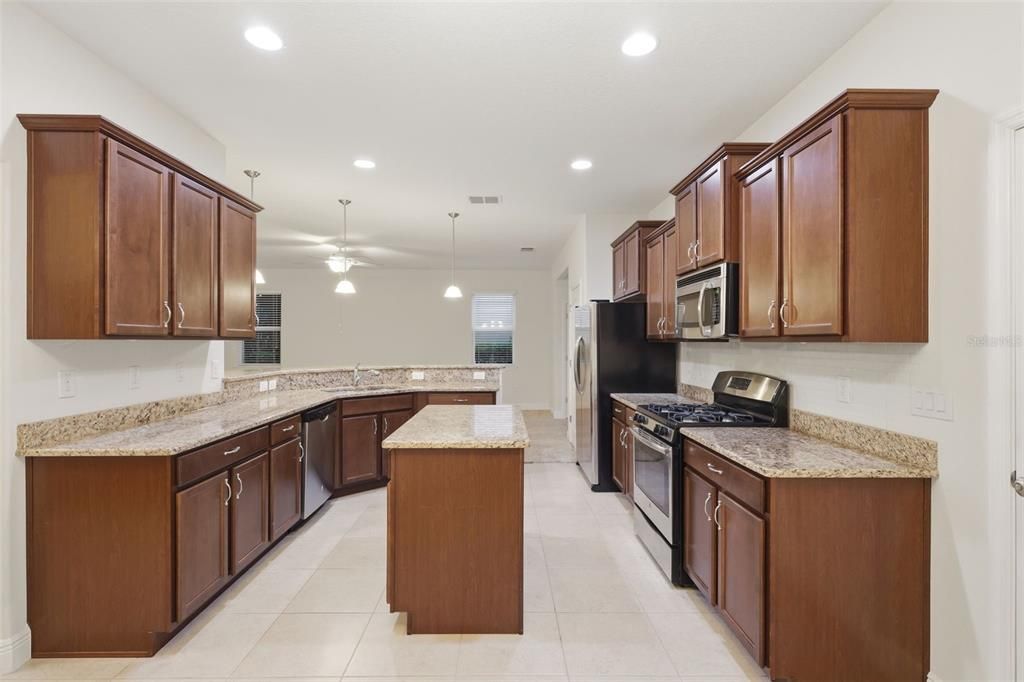 For Sale: $399,900 (4 beds, 2 baths, 2276 Square Feet)