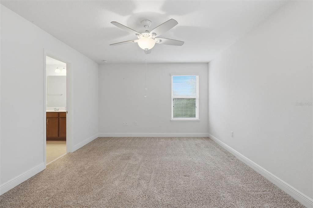 For Sale: $399,900 (4 beds, 2 baths, 2276 Square Feet)