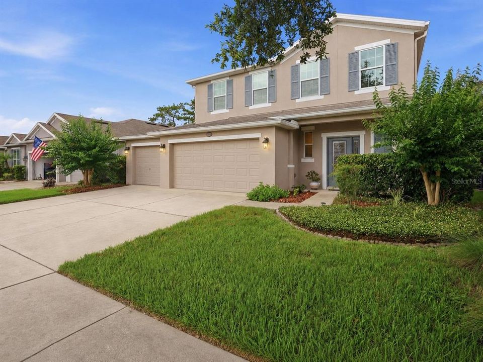 For Sale: $399,900 (4 beds, 2 baths, 2276 Square Feet)