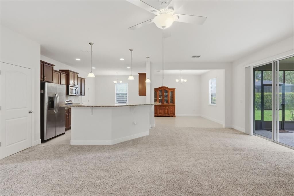 For Sale: $399,900 (4 beds, 2 baths, 2276 Square Feet)