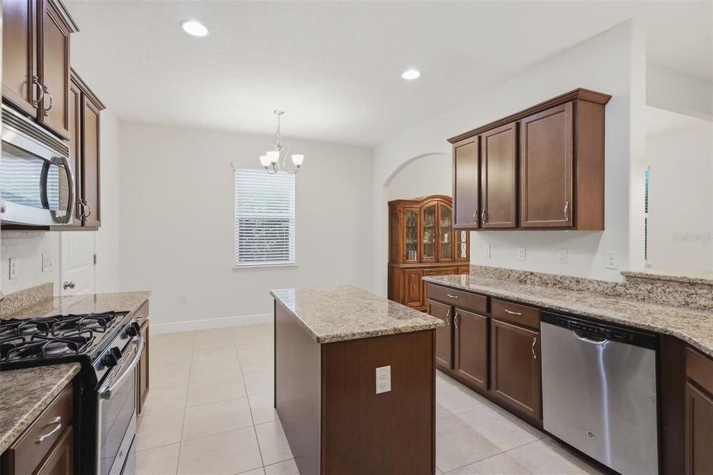 For Sale: $399,900 (4 beds, 2 baths, 2276 Square Feet)