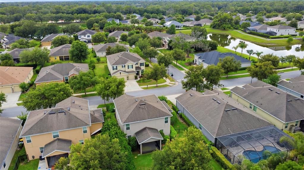 For Sale: $399,900 (4 beds, 2 baths, 2276 Square Feet)