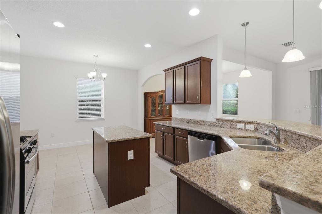 For Sale: $399,900 (4 beds, 2 baths, 2276 Square Feet)