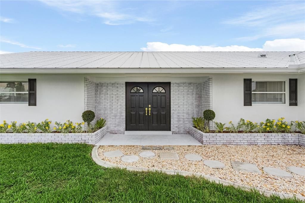 For Rent: $2,750 (3 beds, 2 baths, 1629 Square Feet)