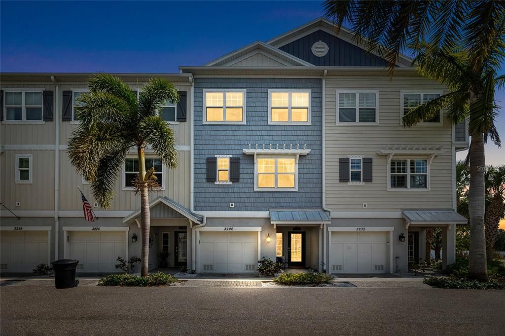 For Sale: $579,000 (4 beds, 3 baths, 1920 Square Feet)