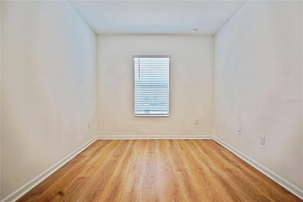 Activo con contrato: $1,850 (3 camas, 2 baños, 1834 Pies cuadrados)