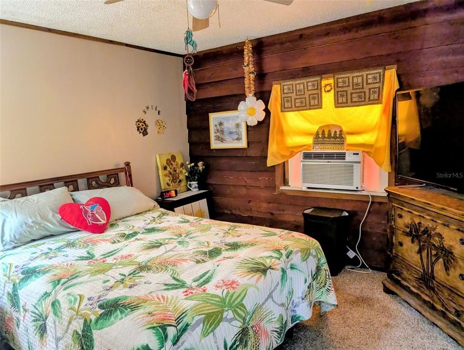 For Sale: $269,000 (3 beds, 3 baths, 1489 Square Feet)