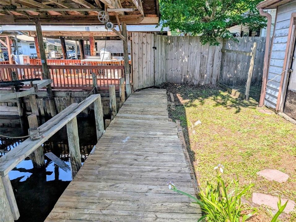 For Sale: $269,000 (3 beds, 3 baths, 1489 Square Feet)