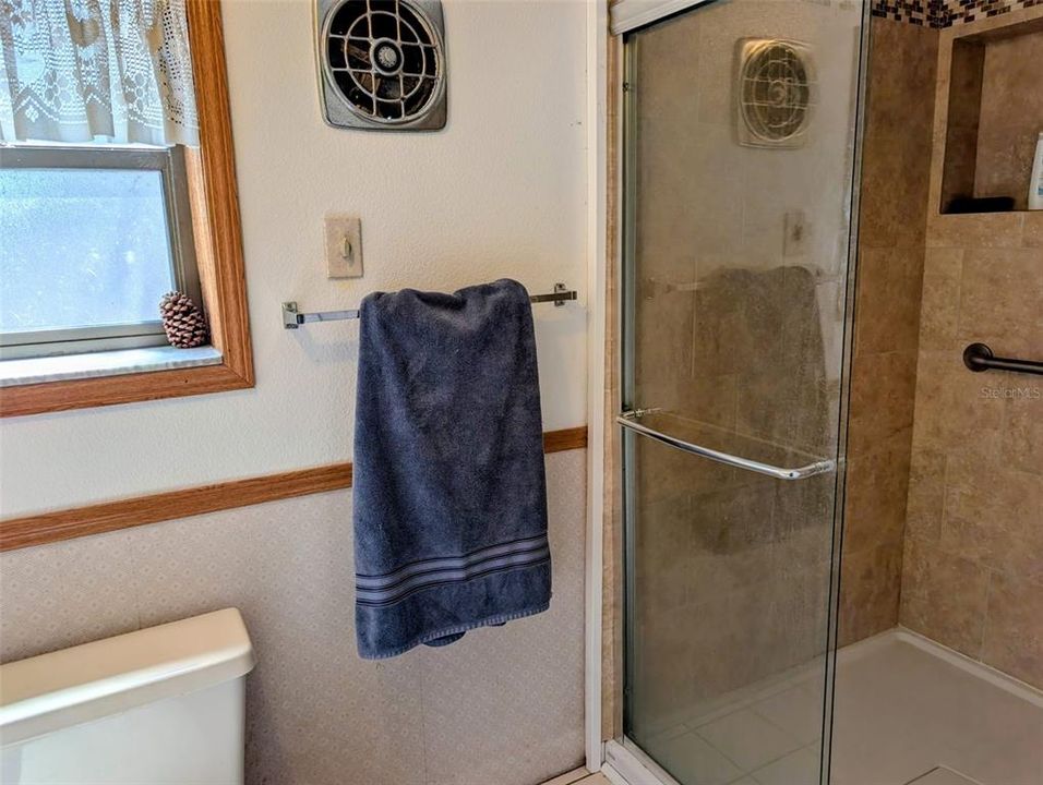 For Sale: $269,000 (3 beds, 3 baths, 1489 Square Feet)