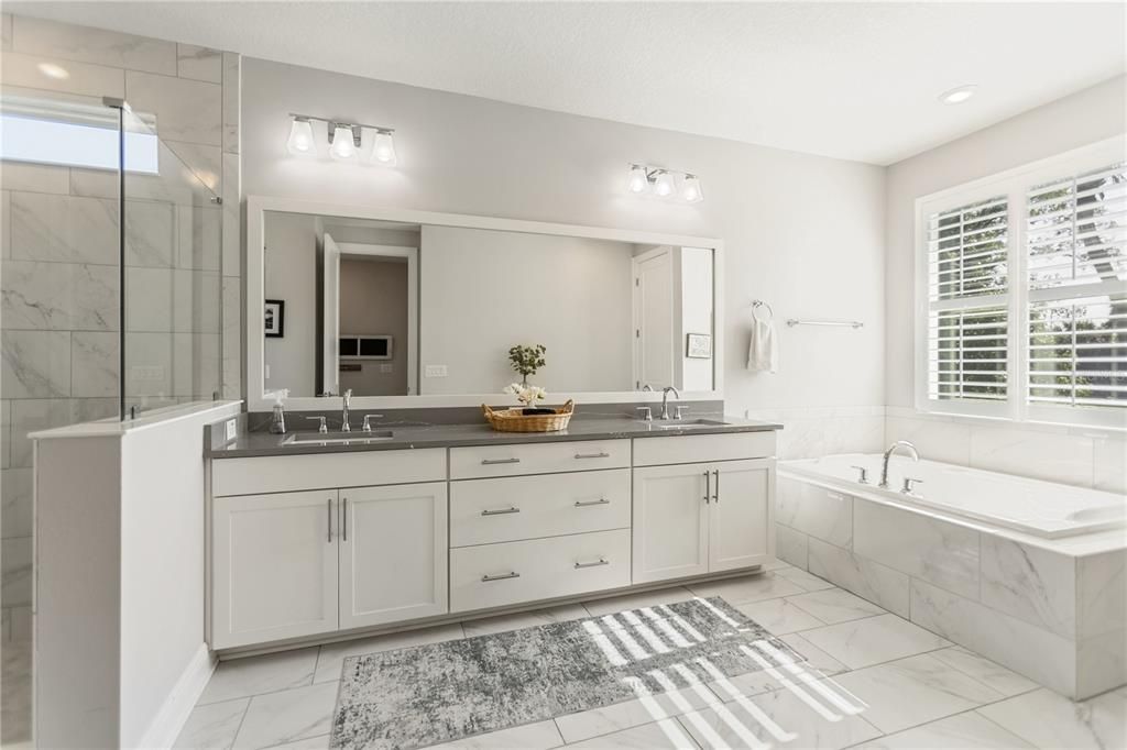 En Venta: $1,599,000 (4 camas, 3 baños, 3396 Pies cuadrados)