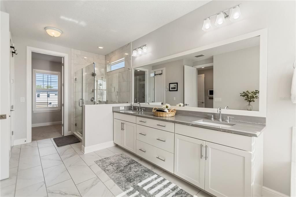 En Venta: $1,599,000 (4 camas, 3 baños, 3396 Pies cuadrados)