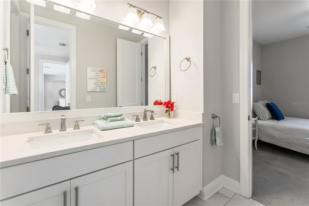 En Venta: $1,599,000 (4 camas, 3 baños, 3396 Pies cuadrados)