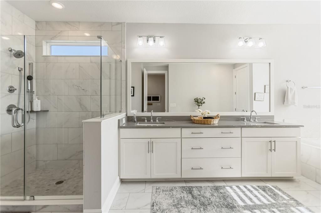 En Venta: $1,599,000 (4 camas, 3 baños, 3396 Pies cuadrados)