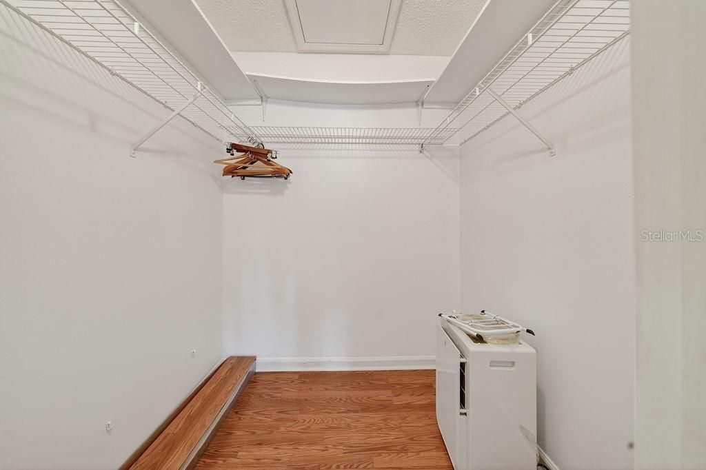 For Sale: $242,000 (2 beds, 2 baths, 1102 Square Feet)