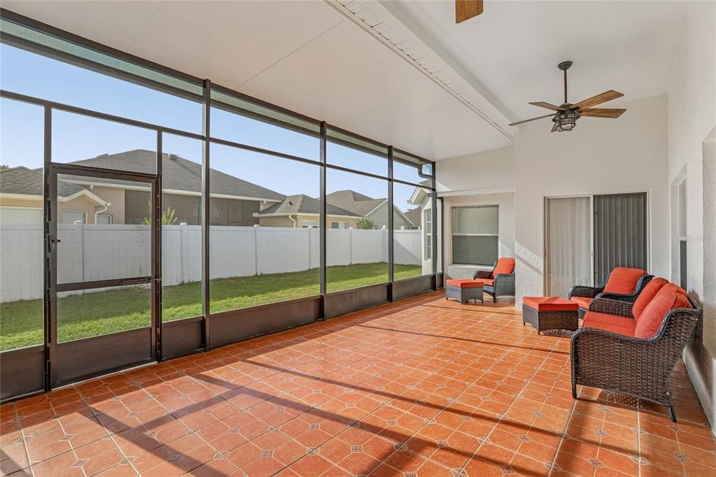 На продажу: $474,999 (4 спален, 2 ванн, 2435 Квадратных фут)