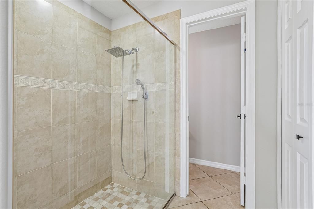 На продажу: $474,999 (4 спален, 2 ванн, 2435 Квадратных фут)