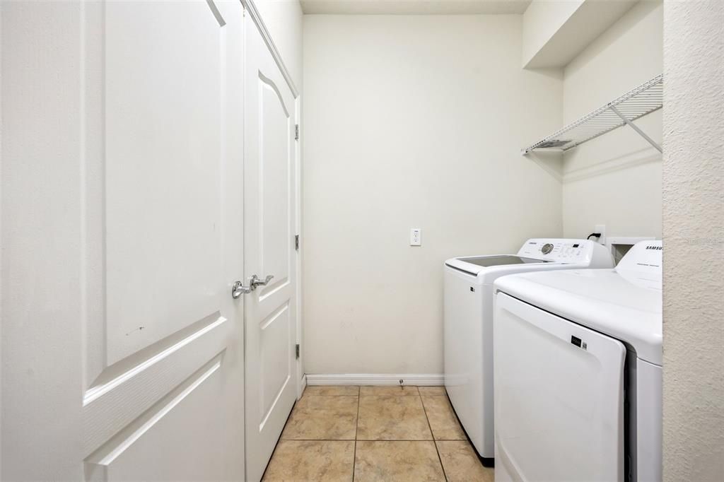 Activo con contrato: $605,000 (8 camas, 6 baños, 4041 Pies cuadrados)