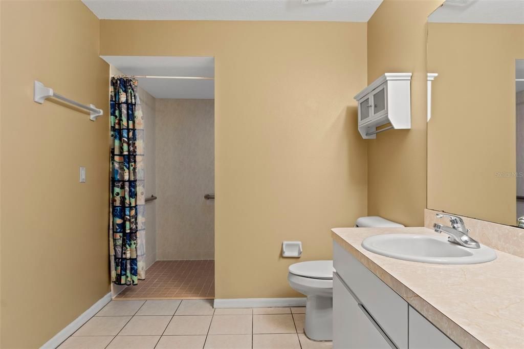 En Venta: $273,500 (3 camas, 2 baños, 1250 Pies cuadrados)