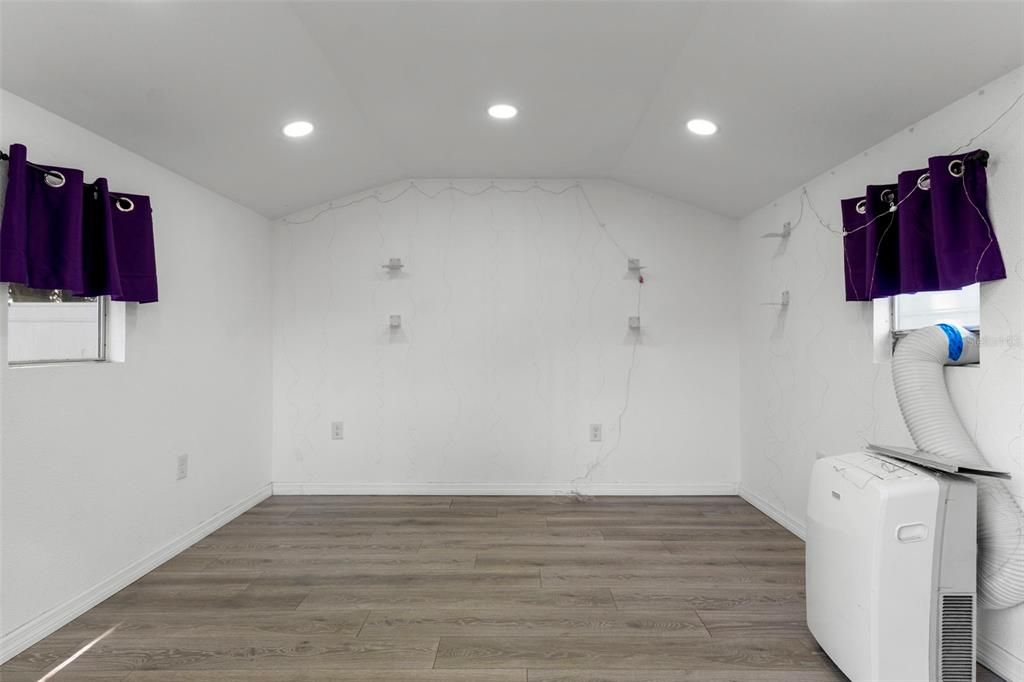 En Venta: $273,500 (3 camas, 2 baños, 1250 Pies cuadrados)