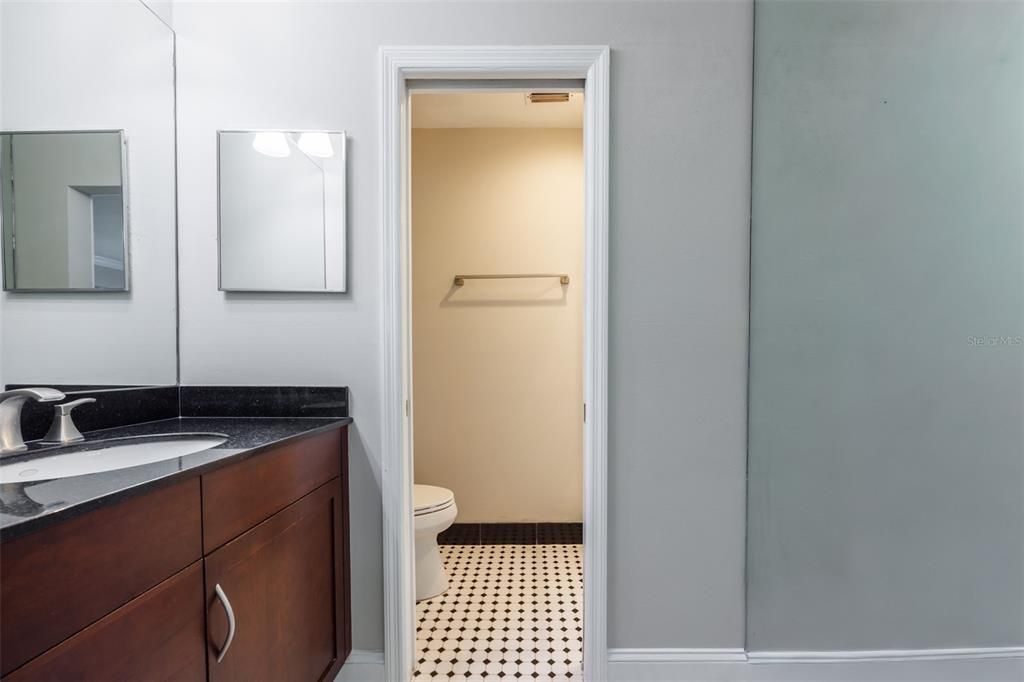 For Sale: $450,000 (2 beds, 2 baths, 1360 Square Feet)