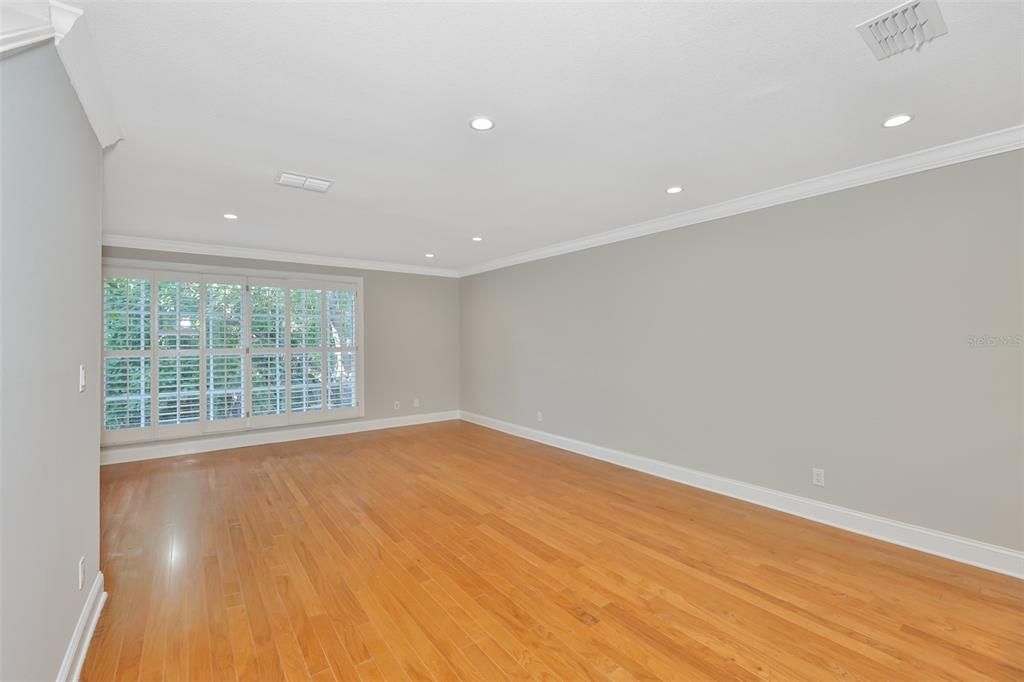 For Sale: $450,000 (2 beds, 2 baths, 1360 Square Feet)