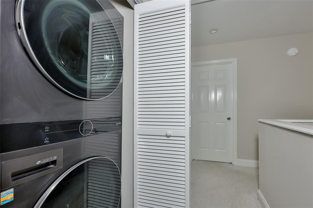 For Sale: $450,000 (2 beds, 2 baths, 1360 Square Feet)