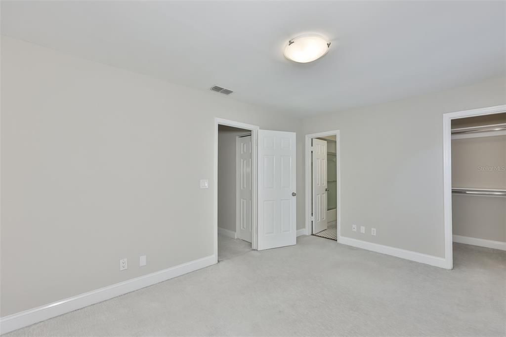 For Sale: $450,000 (2 beds, 2 baths, 1360 Square Feet)