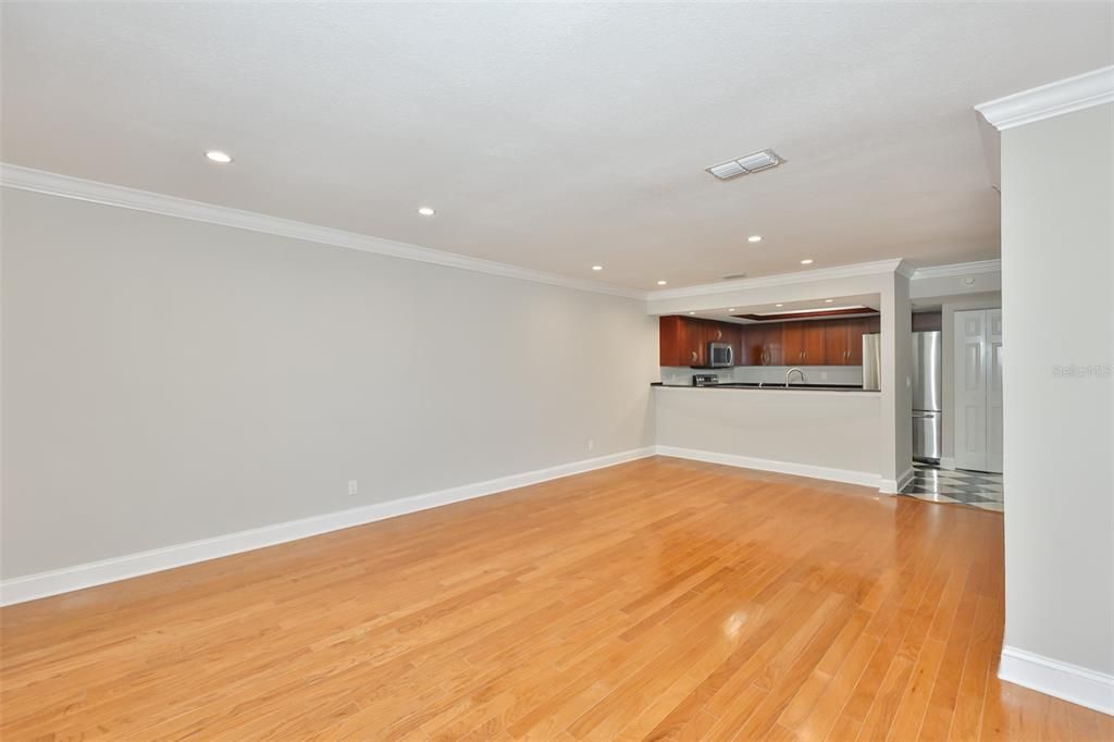 For Sale: $450,000 (2 beds, 2 baths, 1360 Square Feet)