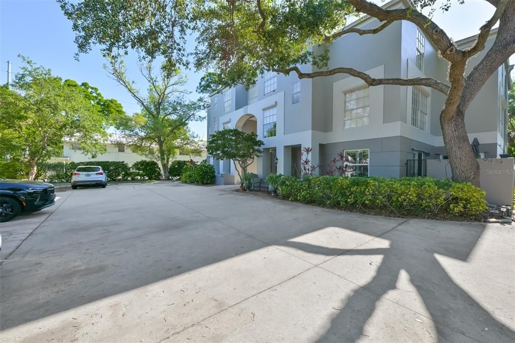 For Sale: $450,000 (2 beds, 2 baths, 1360 Square Feet)