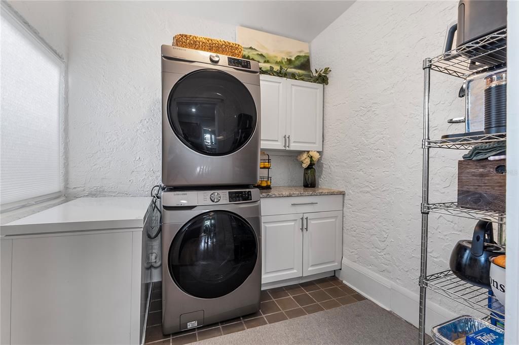 Activo con contrato: $360,000 (3 camas, 2 baños, 1750 Pies cuadrados)