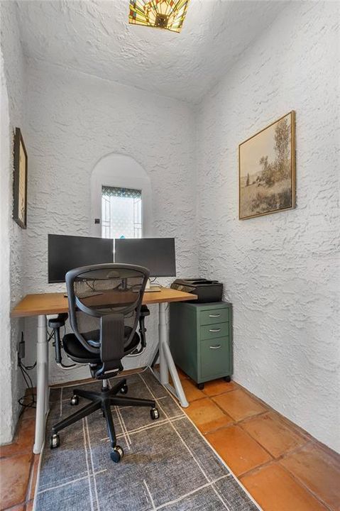 Activo con contrato: $360,000 (3 camas, 2 baños, 1750 Pies cuadrados)