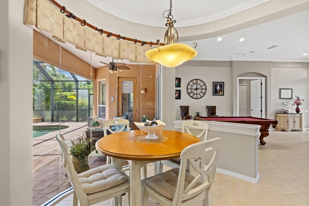 En Venta: $915,000 (4 camas, 3 baños, 2646 Pies cuadrados)