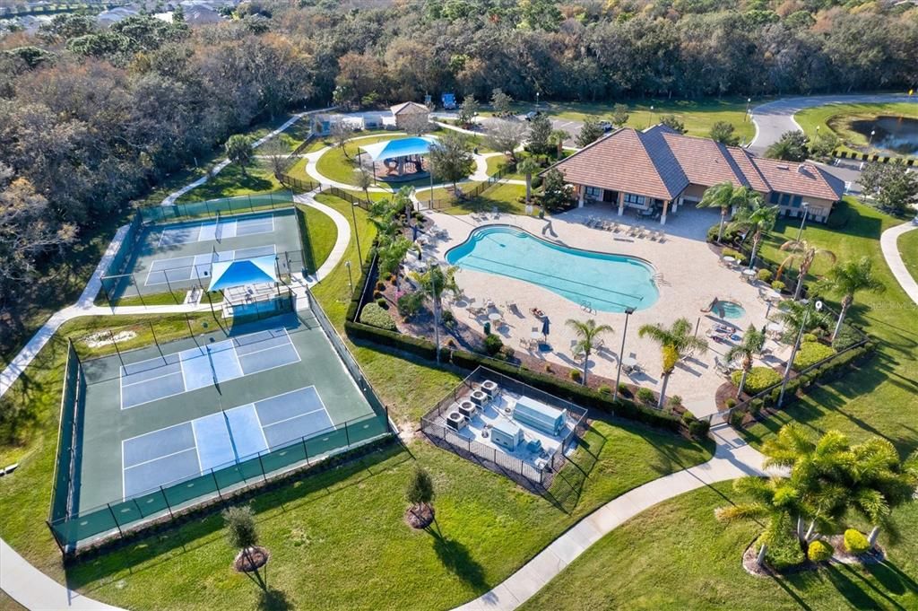 En Venta: $915,000 (4 camas, 3 baños, 2646 Pies cuadrados)