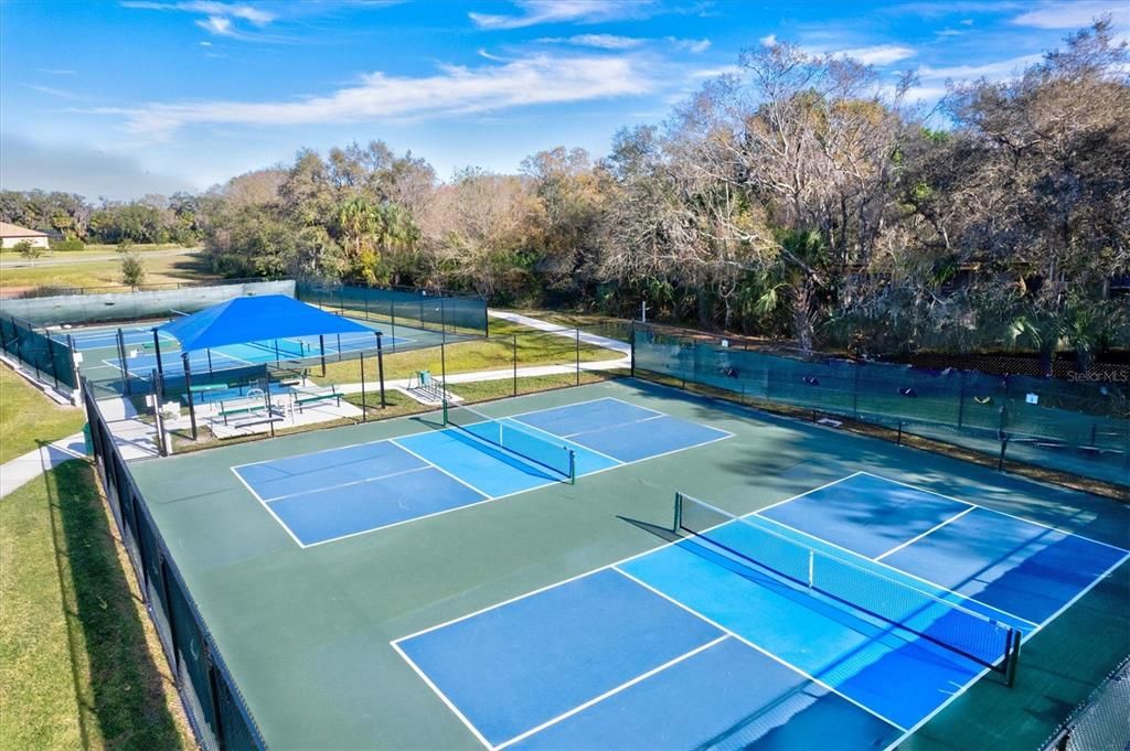 En Venta: $915,000 (4 camas, 3 baños, 2646 Pies cuadrados)