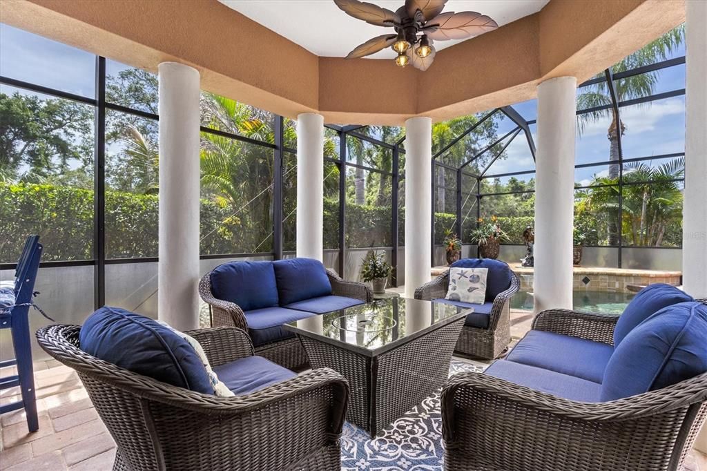 En Venta: $915,000 (4 camas, 3 baños, 2646 Pies cuadrados)