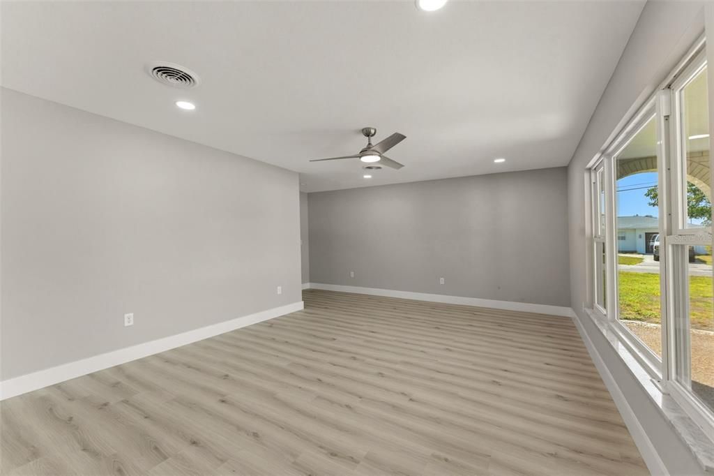 En Venta: $485,000 (3 camas, 3 baños, 1778 Pies cuadrados)
