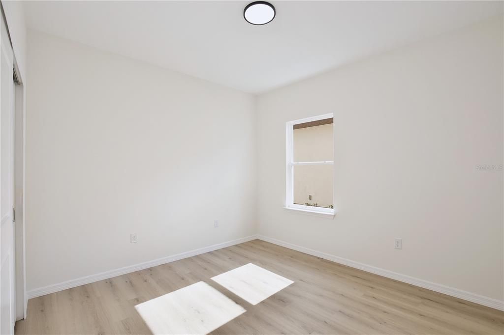 Activo con contrato: $404,900 (5 camas, 3 baños, 2200 Pies cuadrados)