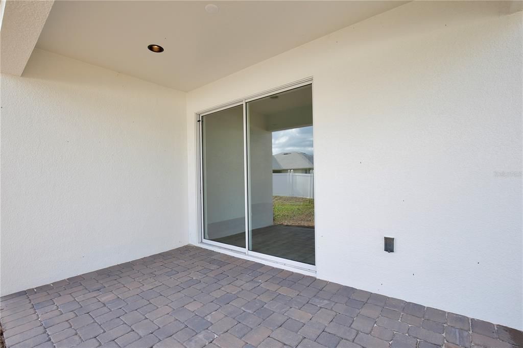 Activo con contrato: $404,900 (5 camas, 3 baños, 2200 Pies cuadrados)