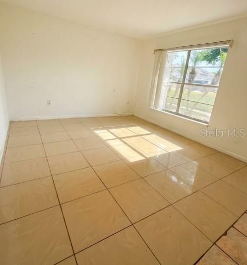 For Rent: $2,050 (3 beds, 2 baths, 1565 Square Feet)