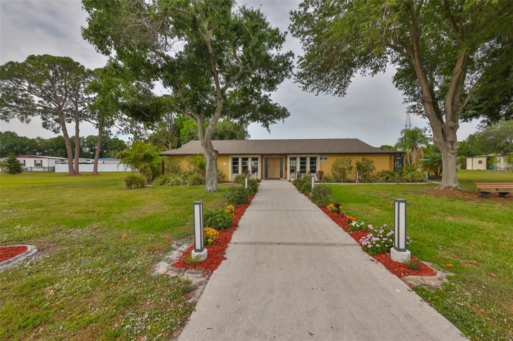 Active With Contract: $179,000 (3 beds, 2 baths, 1560 Square Feet)
